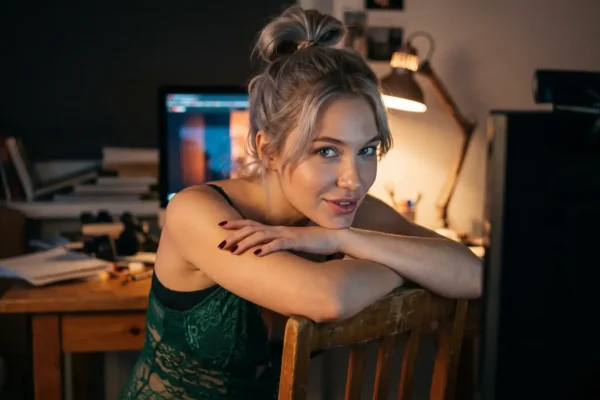 blond woman on French sex cam