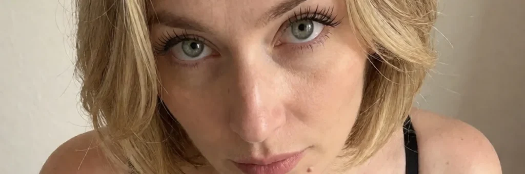 blond woman with blue eyes on swedish sex cam